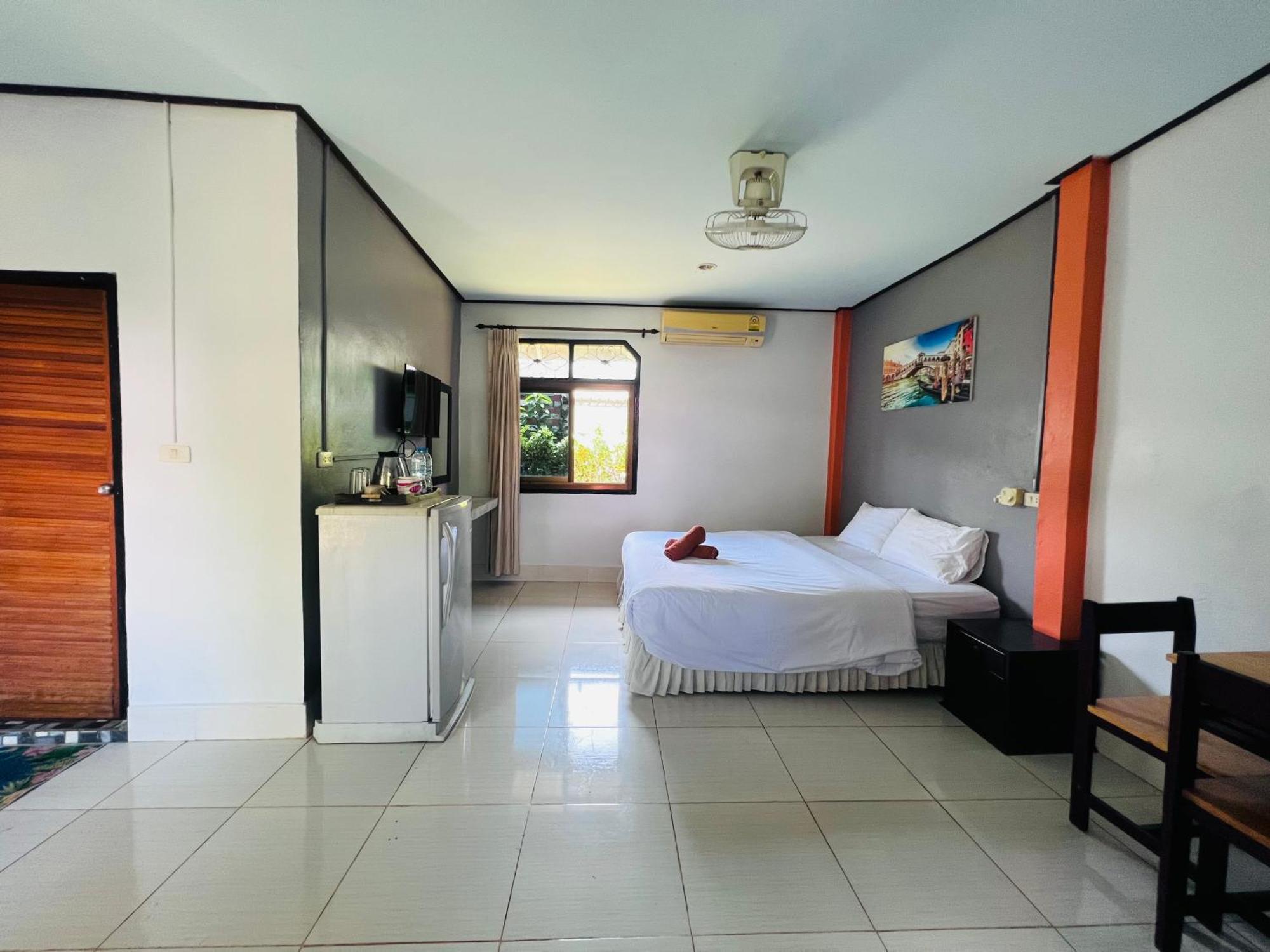 พรุกรม ลันตา เกสเฮ้าส์ Apartment เกาะลันตา ภายนอก รูปภาพ