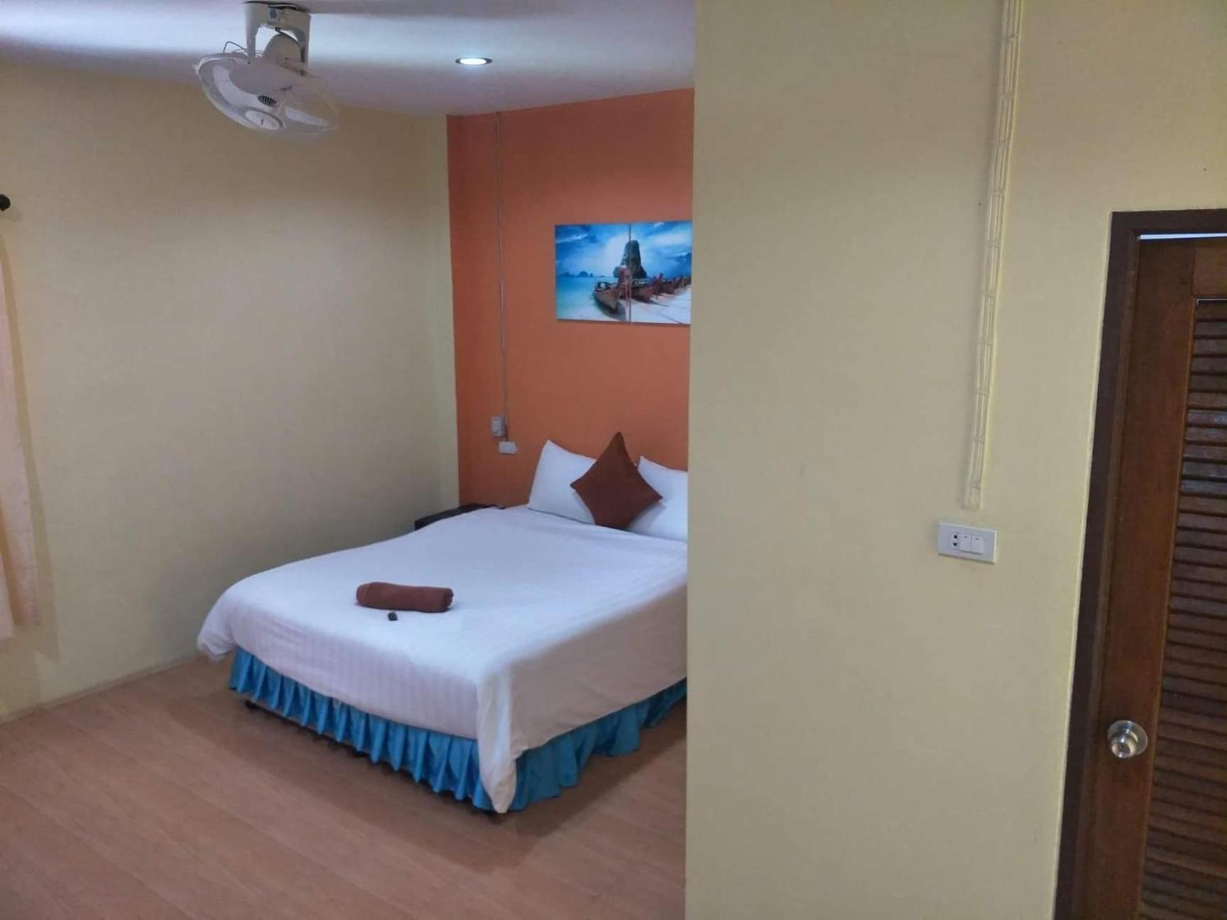 พรุกรม ลันตา เกสเฮ้าส์ Apartment เกาะลันตา ห้อง รูปภาพ
