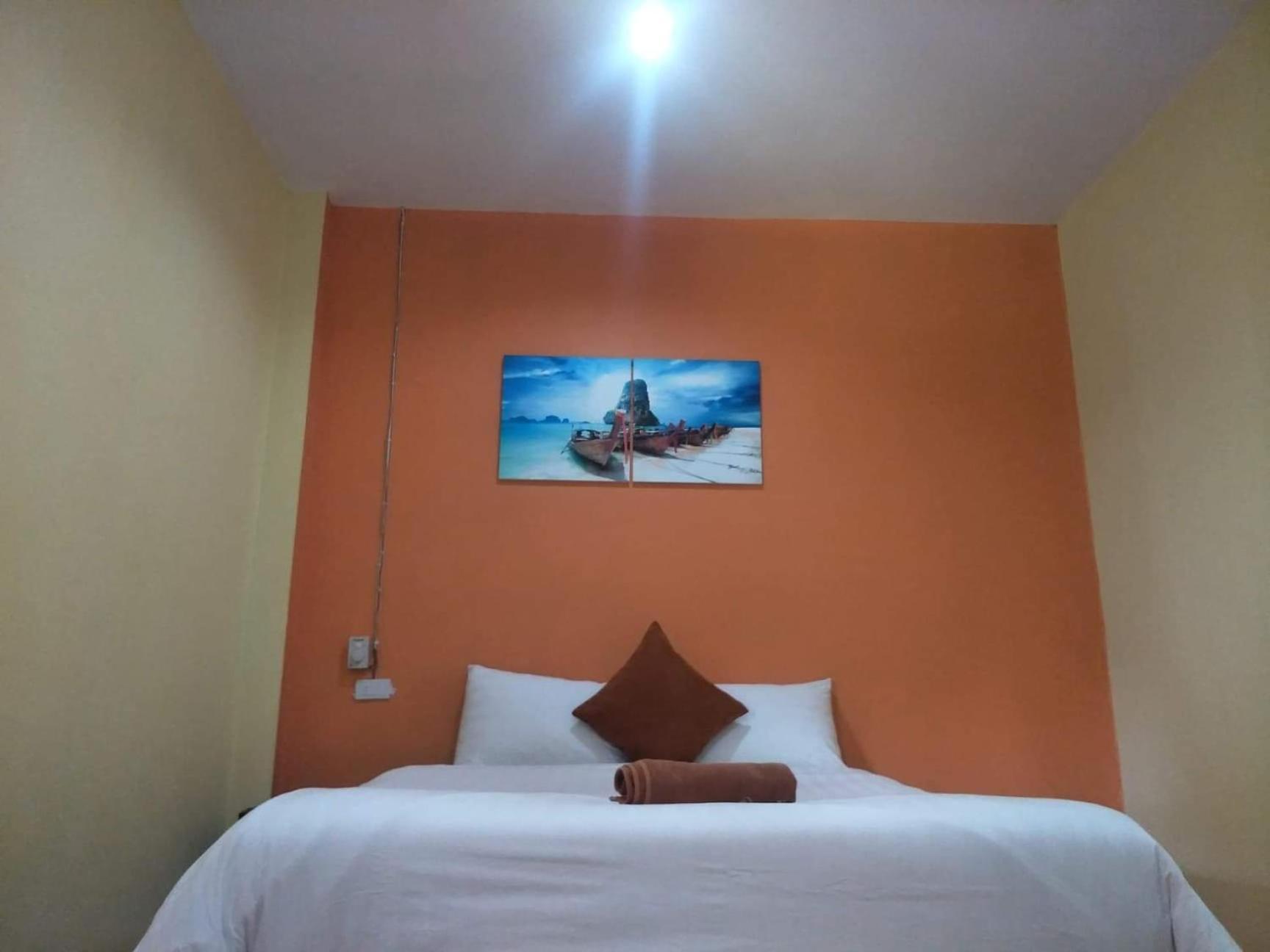 พรุกรม ลันตา เกสเฮ้าส์ Apartment เกาะลันตา ห้อง รูปภาพ