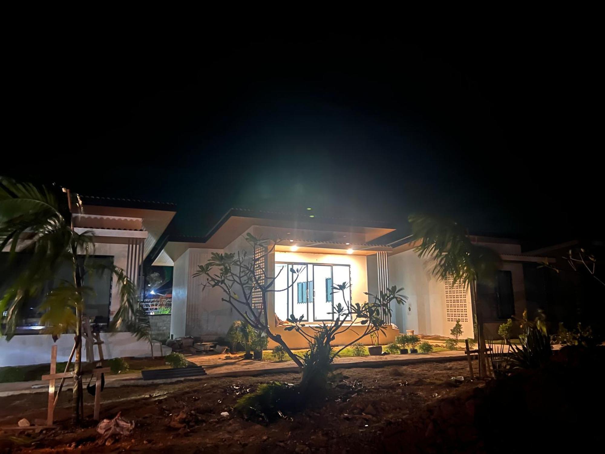 พรุกรม ลันตา เกสเฮ้าส์ Apartment เกาะลันตา ภายนอก รูปภาพ